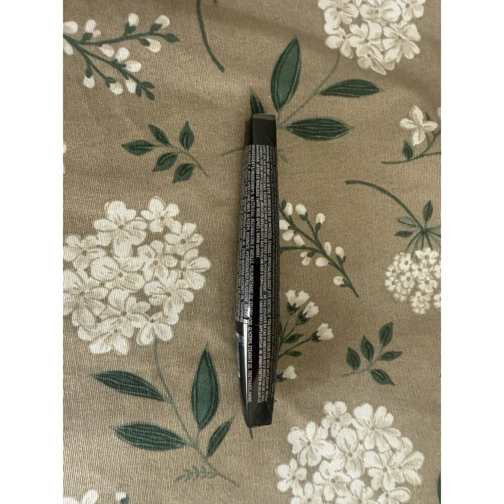 Avon Super Extend Winged Out Mascara in Blackest Black New Factory sealed